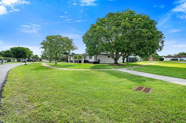 908 Hibiscus Drive, Royal Palm Beach, FL 33411