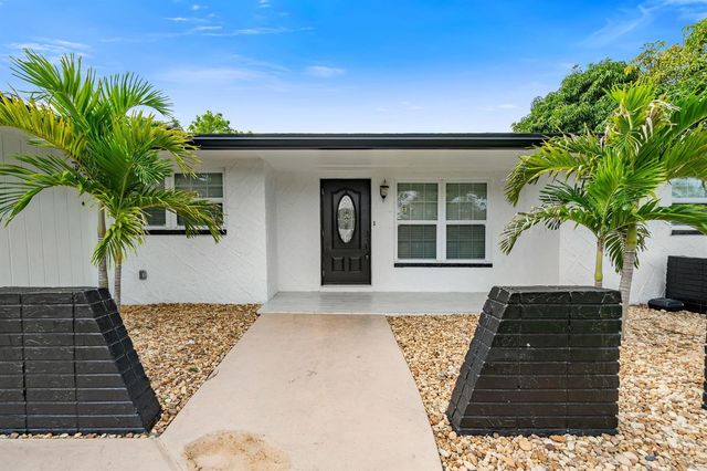 908 Hibiscus Drive, Royal Palm Beach, FL 33411