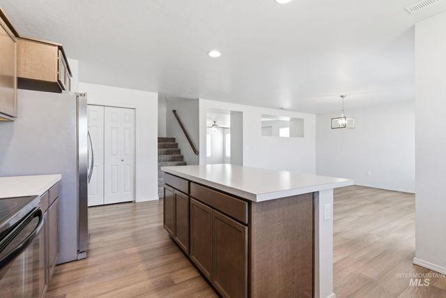 1802 E Kentucky Ave, Nampa, ID 83686