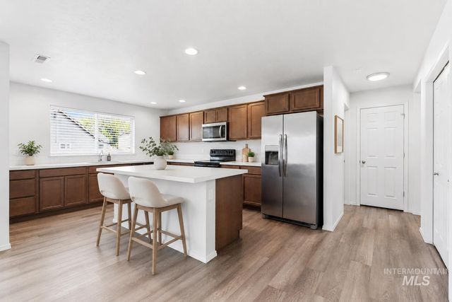 1802 E Kentucky Ave, Nampa, ID 83686