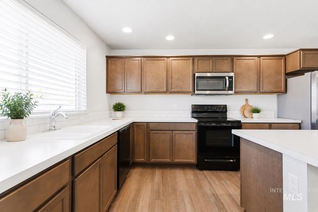 1802 E Kentucky Ave, Nampa, ID 83686