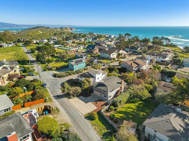 846 San Ramon Avenue, Moss Beach, CA 94038