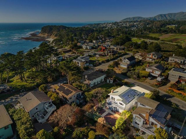 846 San Ramon Avenue, Moss Beach, CA 94038