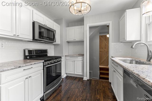 3061 Geneva Street, Dearborn, MI 48124