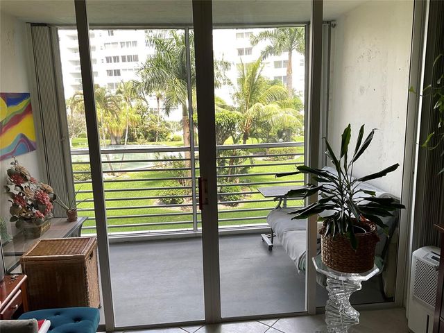 2731 NE 14th Street Causeway 307, Pompano Beach, FL 33062