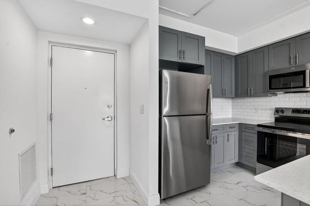 250 W Hidden Valley Boulevard 103, Boca Raton, FL 33487