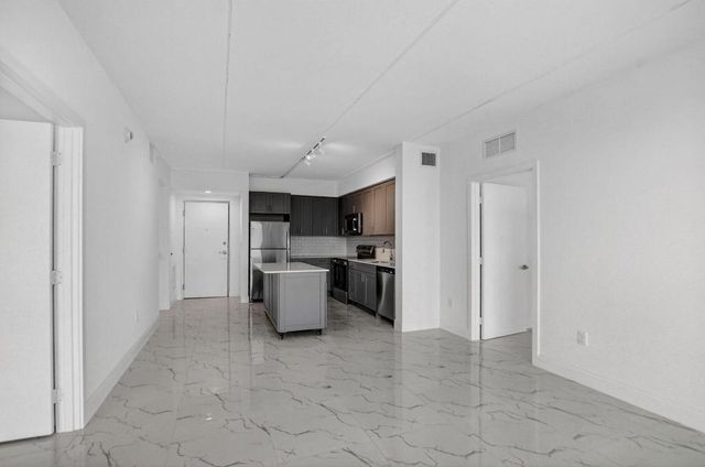 250 W Hidden Valley Boulevard 103, Boca Raton, FL 33487