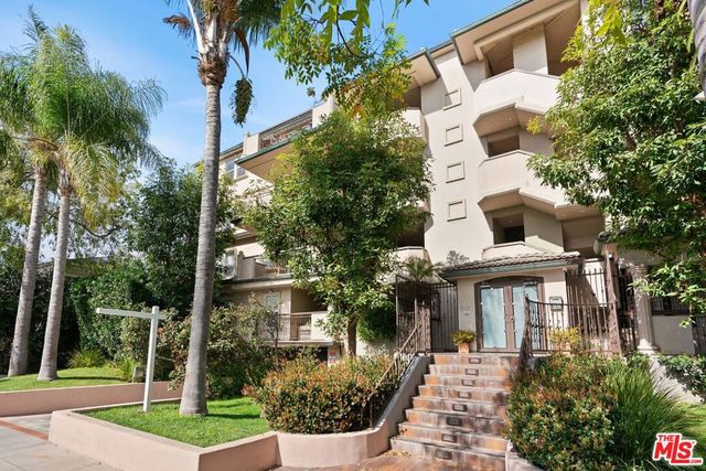 8121 Norton Avenue 202, West Hollywood, CA 90046