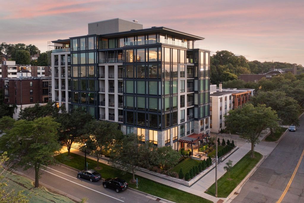 301 Kenwood Parkway 801, Minneapolis, MN 55403 — exterior