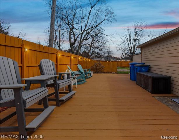 4685 Universal Street, Dearborn Heights, MI 48125