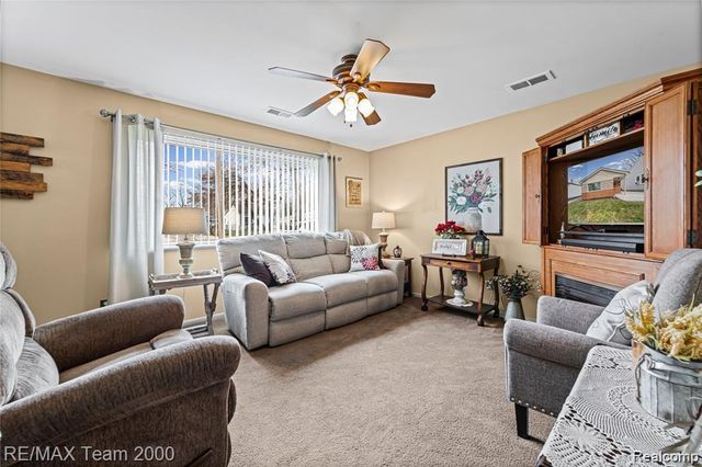 4685 Universal Street, Dearborn Heights, MI 48125