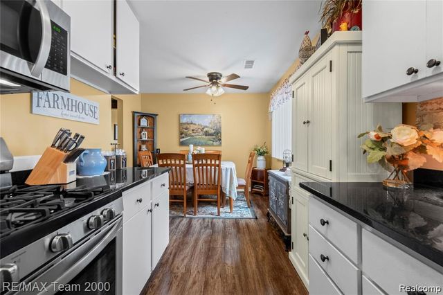 4685 Universal Street, Dearborn Heights, MI 48125