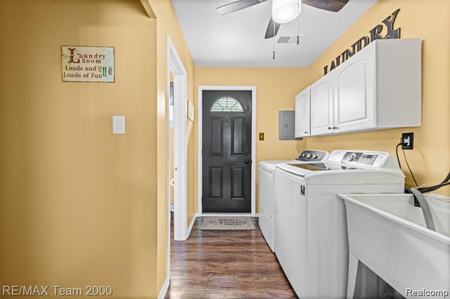 4685 Universal Street, Dearborn Heights, MI 48125