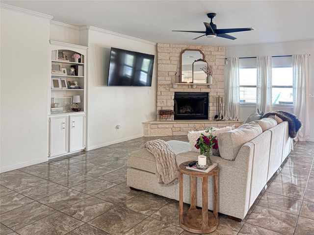 626 Sunset Trail, Angleton, TX 77515