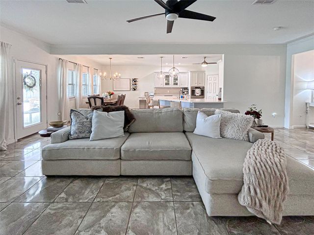 626 Sunset Trail, Angleton, TX 77515