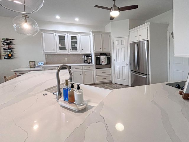 626 Sunset Trail, Angleton, TX 77515