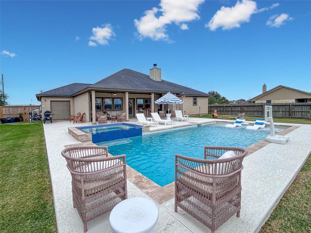 626 Sunset Trail, Angleton, TX 77515