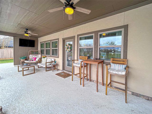 626 Sunset Trail, Angleton, TX 77515