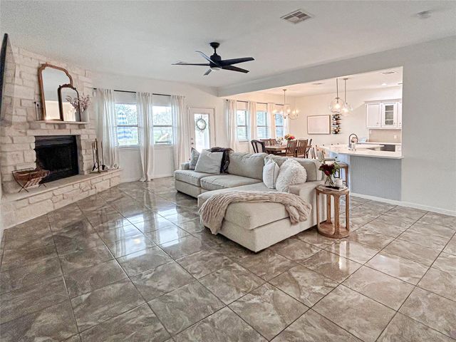 626 Sunset Trail, Angleton, TX 77515