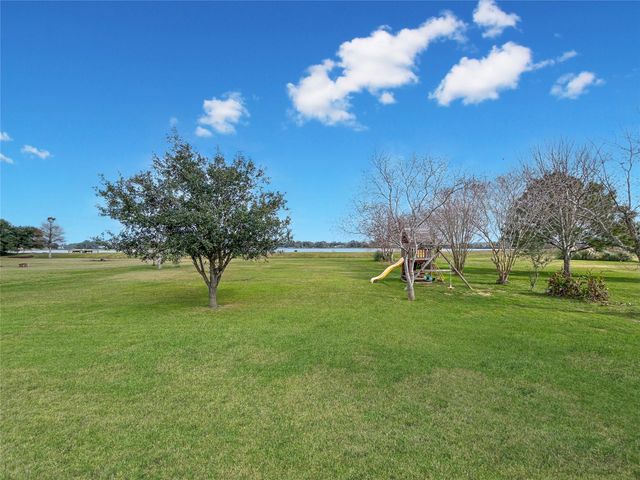 626 Sunset Trail, Angleton, TX 77515