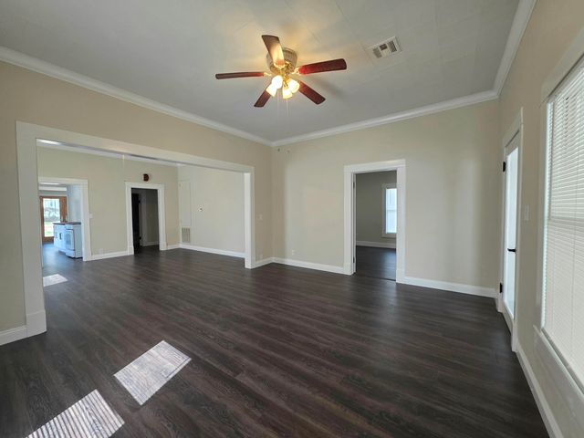 15 C Street NW, Miami, OK 74354