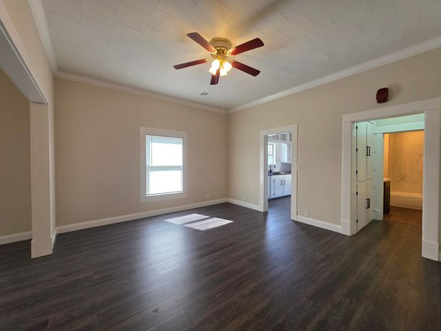 15 C Street NW, Miami, OK 74354