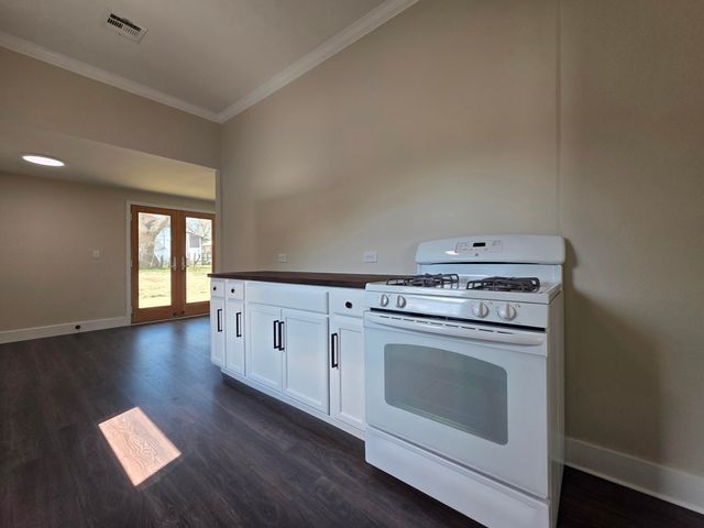 15 C Street NW, Miami, OK 74354