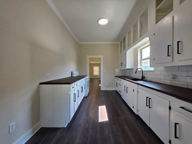 15 C Street NW, Miami, OK 74354