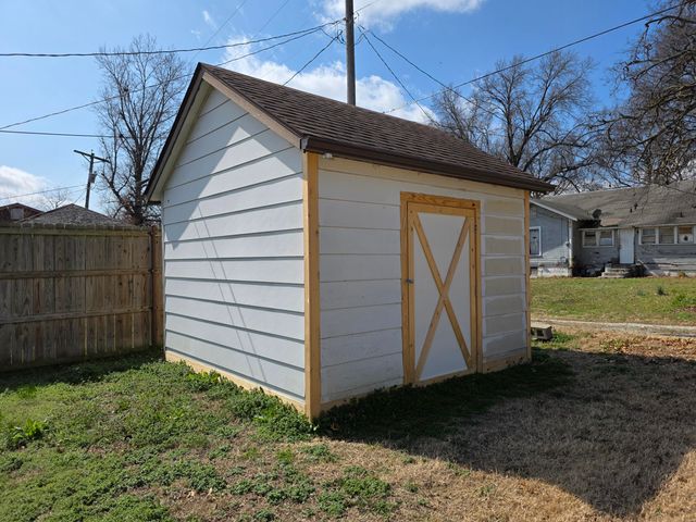 15 C Street NW, Miami, OK 74354