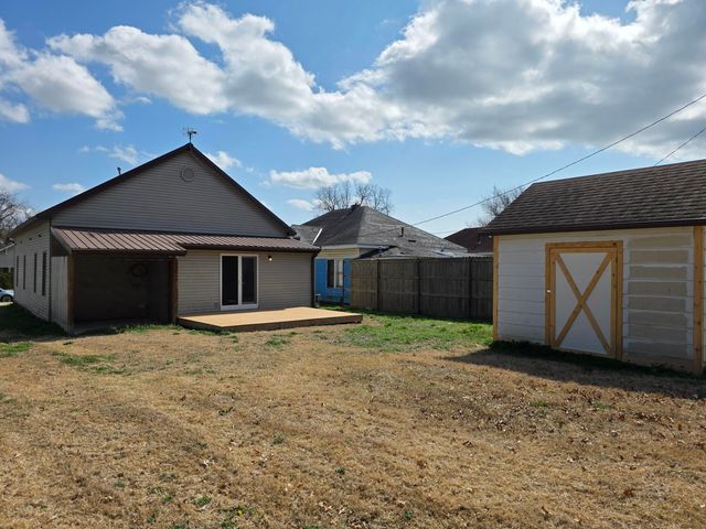 15 C Street NW, Miami, OK 74354