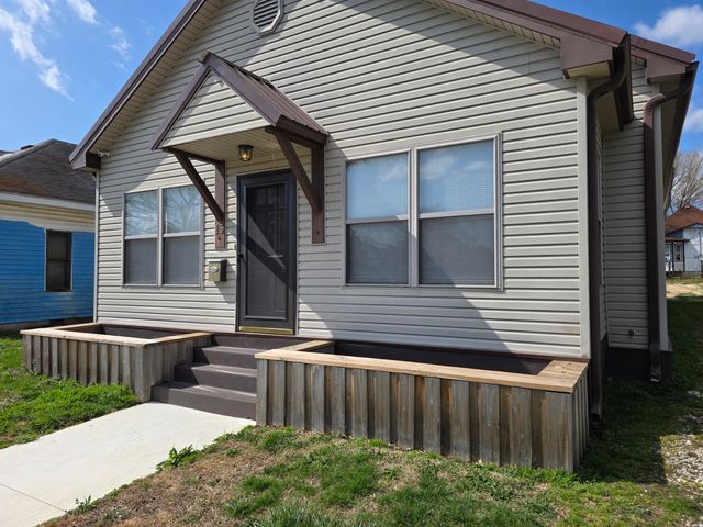 15 C Street NW, Miami, OK 74354