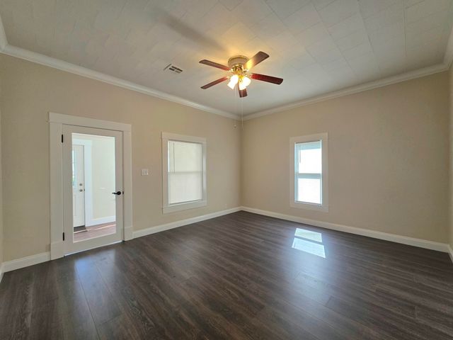 15 C Street NW, Miami, OK 74354