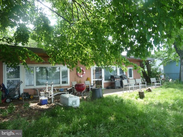 8618 SANDY PLAINS RD, Baltimore, MD 21222