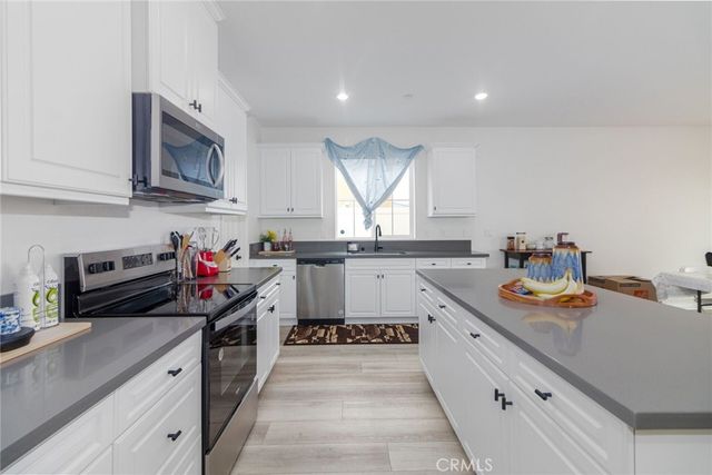 987 Runaway Trail, San Jacinto, CA 92582