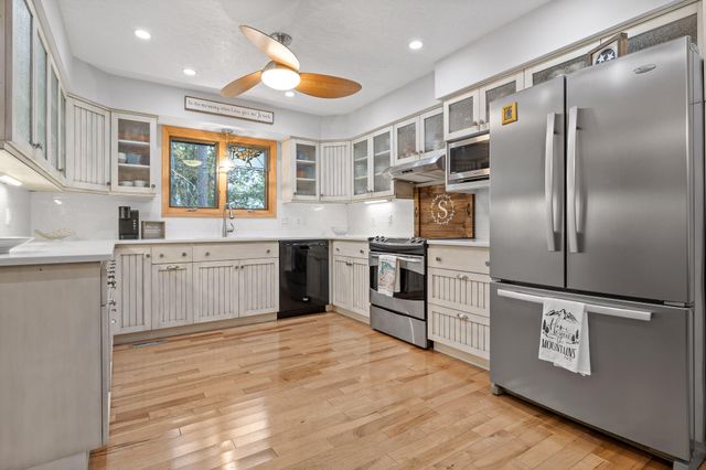 9425 Standifer Gap Road, Ooltewah, TN 37363