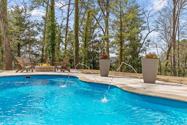 9425 Standifer Gap Road, Ooltewah, TN 37363