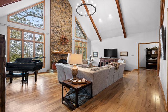 9425 Standifer Gap Road, Ooltewah, TN 37363