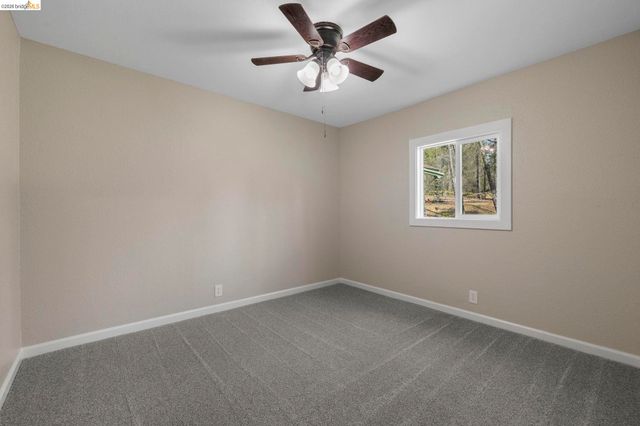 9721 Manzanita Way, Coulterville, CA 95311