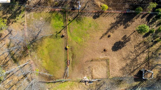 9721 Manzanita Way, Coulterville, CA 95311