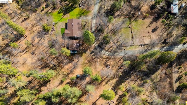 9721 Manzanita Way, Coulterville, CA 95311