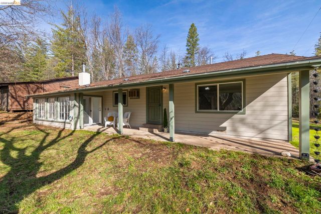 9721 Manzanita Way, Coulterville, CA 95311