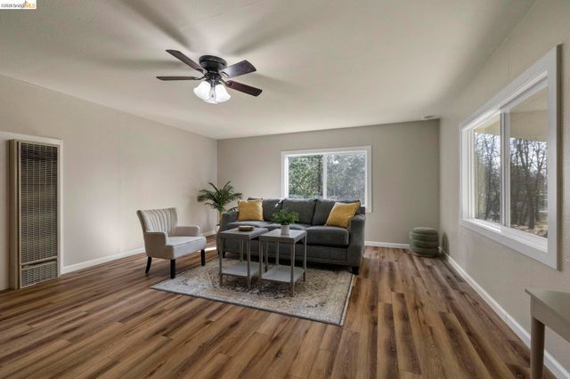 9721 Manzanita Way, Coulterville, CA 95311