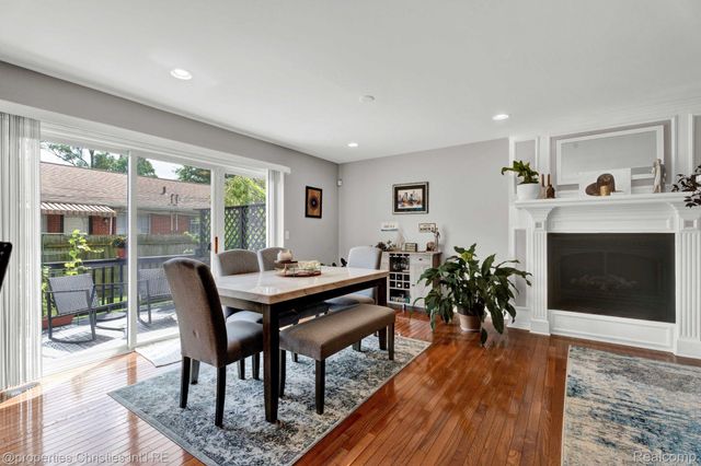 3813 Rochester Road, Royal Oak, MI 48073