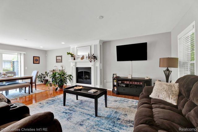 3813 Rochester Road, Royal Oak, MI 48073