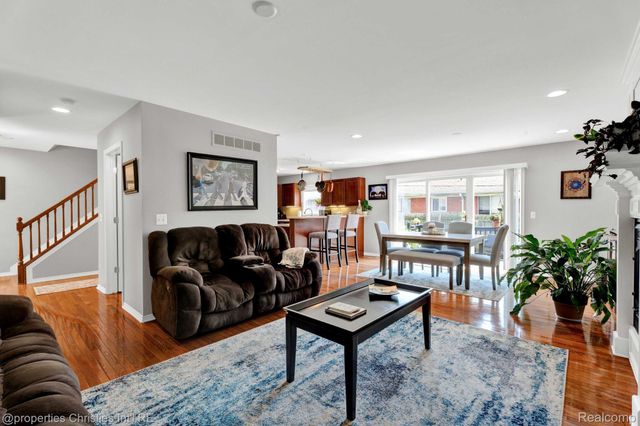 3813 Rochester Road, Royal Oak, MI 48073