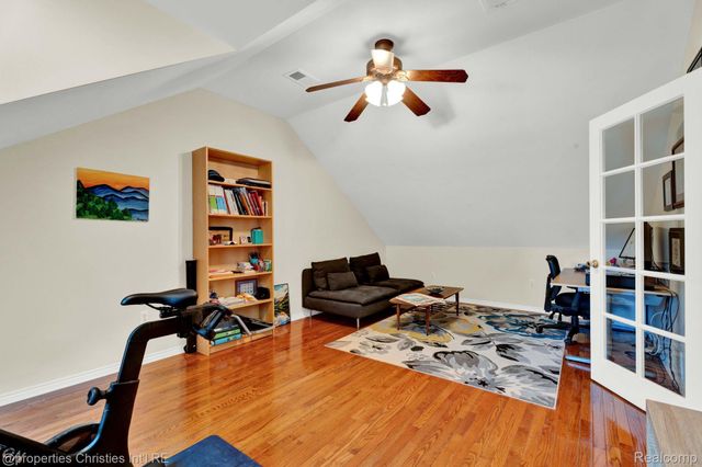 3813 Rochester Road, Royal Oak, MI 48073