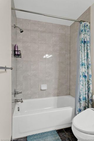 3813 Rochester Road, Royal Oak, MI 48073