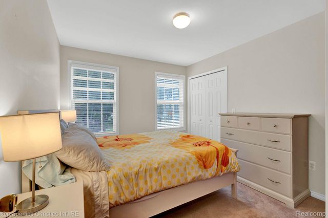 3813 Rochester Road, Royal Oak, MI 48073