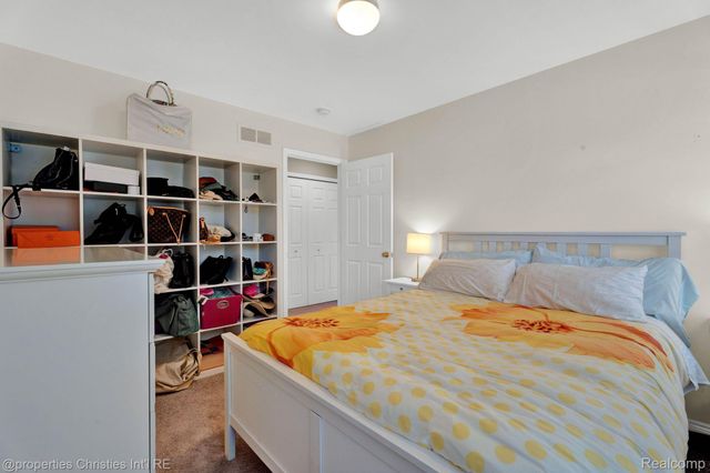 3813 Rochester Road, Royal Oak, MI 48073