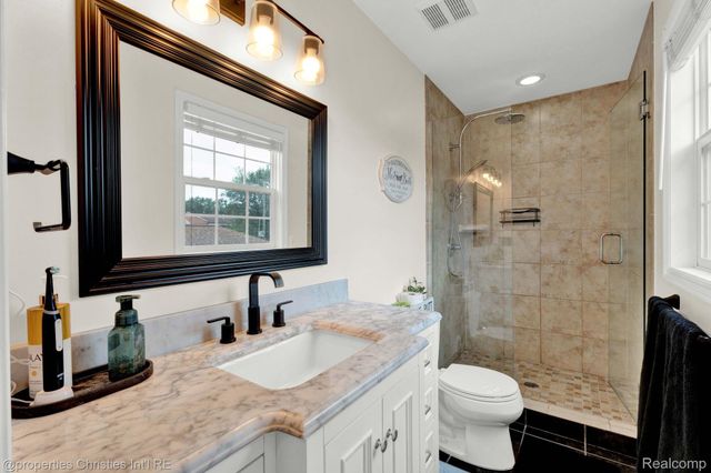 3813 Rochester Road, Royal Oak, MI 48073